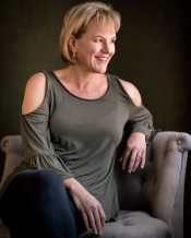 Picture of Lisa Tawn Bergren