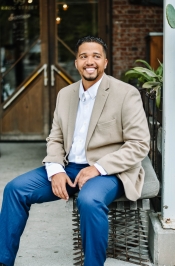 Picture of Ritchie R Thomas