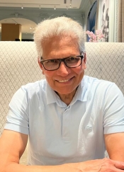 Picture of Peter Fernandez
